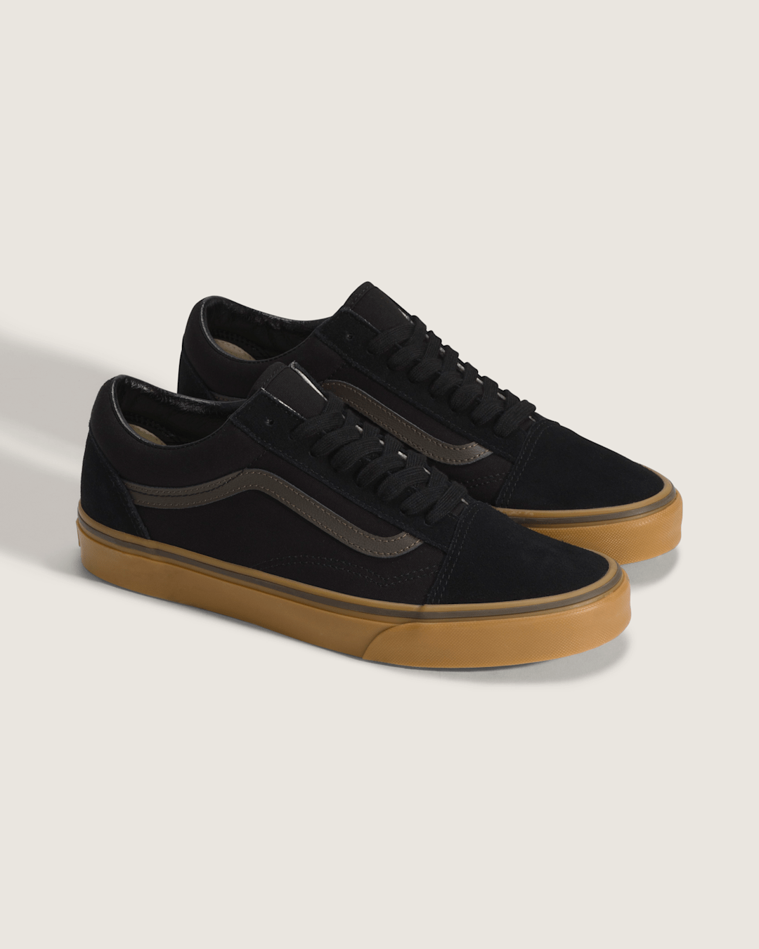 Vans Old Skool Gum Shoe in Black
