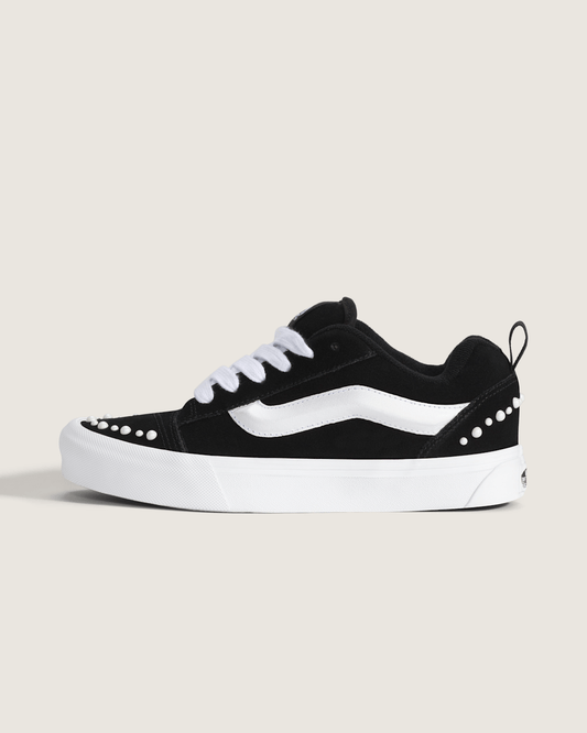 Vans Knu Skool Shoe in Black