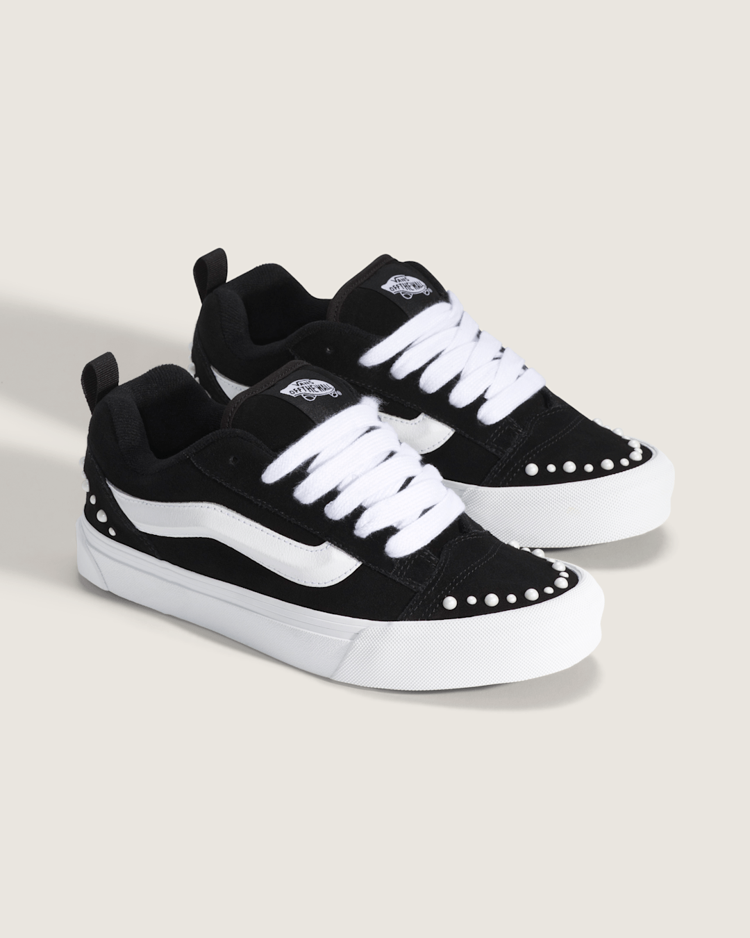 Vans Knu Skool Shoe in Black