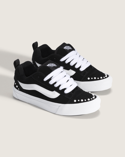Vans Knu Skool Shoe in Black