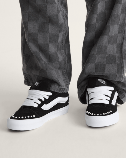 Vans Knu Skool Shoe in Black