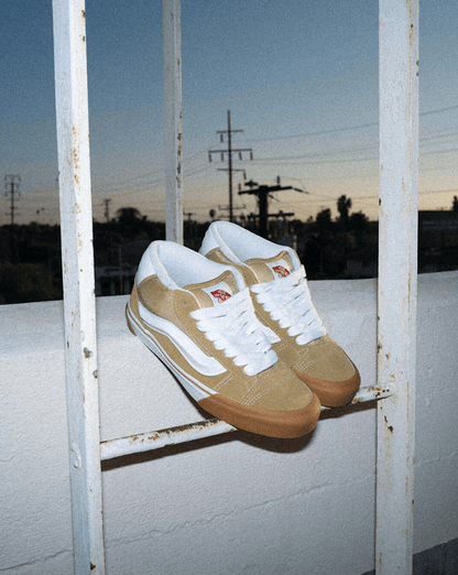 Vans Knu Mid Shoe in Khaki Brown / Gum