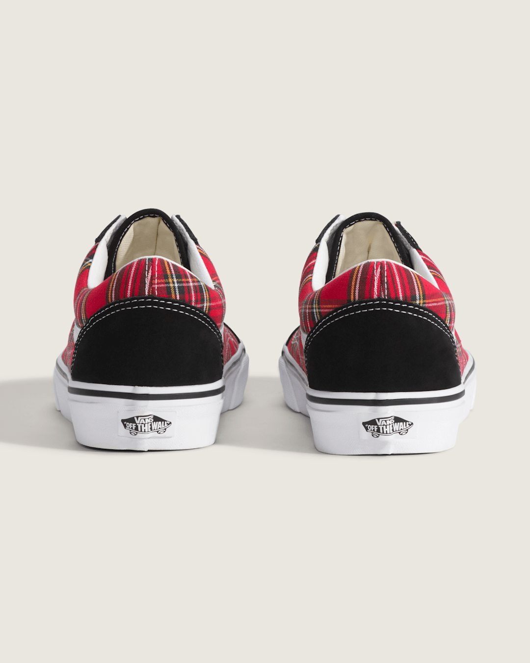 Vans Old Skool Shoe in Red